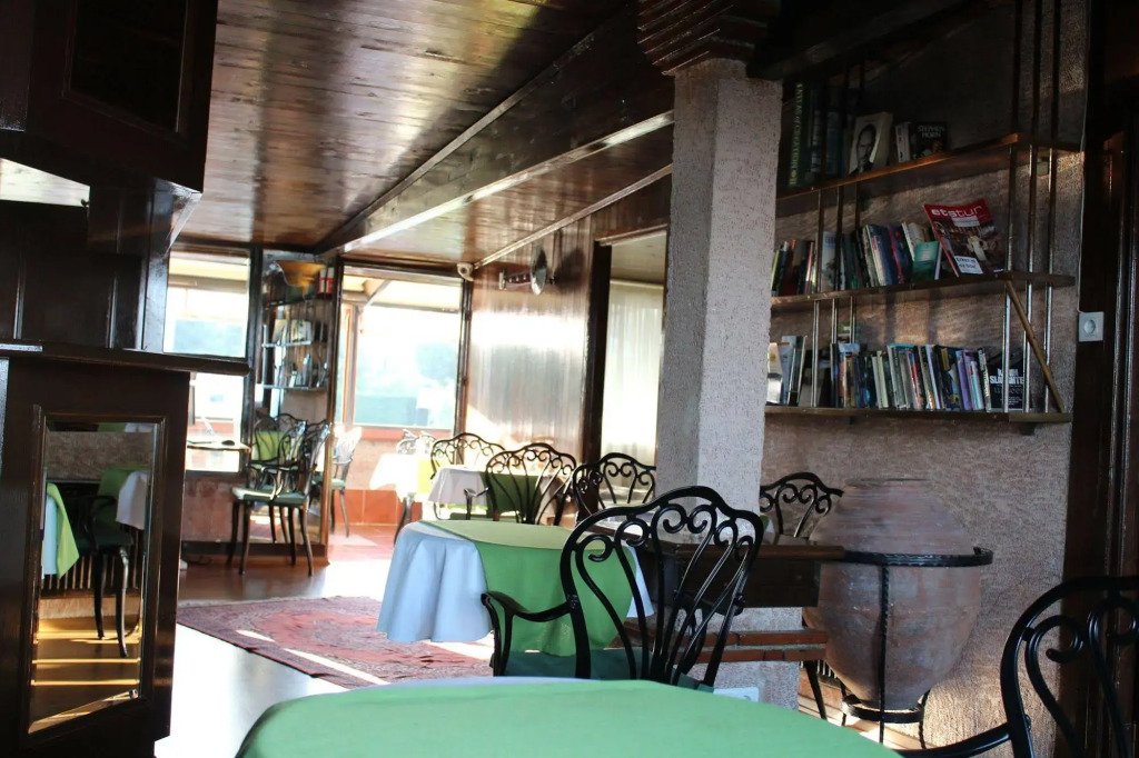 Ararat Hotel