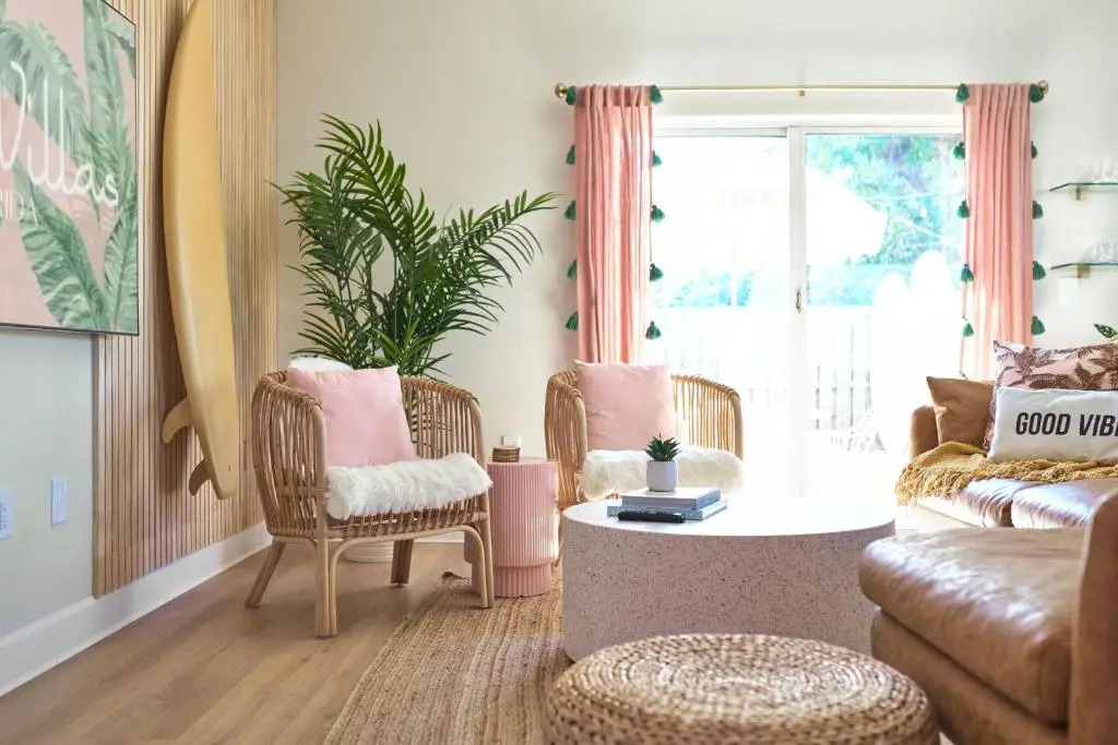 Luxury Villa, 2 Blocks from the Beach, Hot Tub
