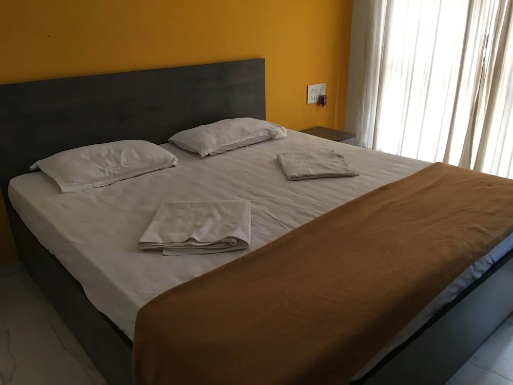 OYO StayOut Villa 2BHK Near Tito's Lane