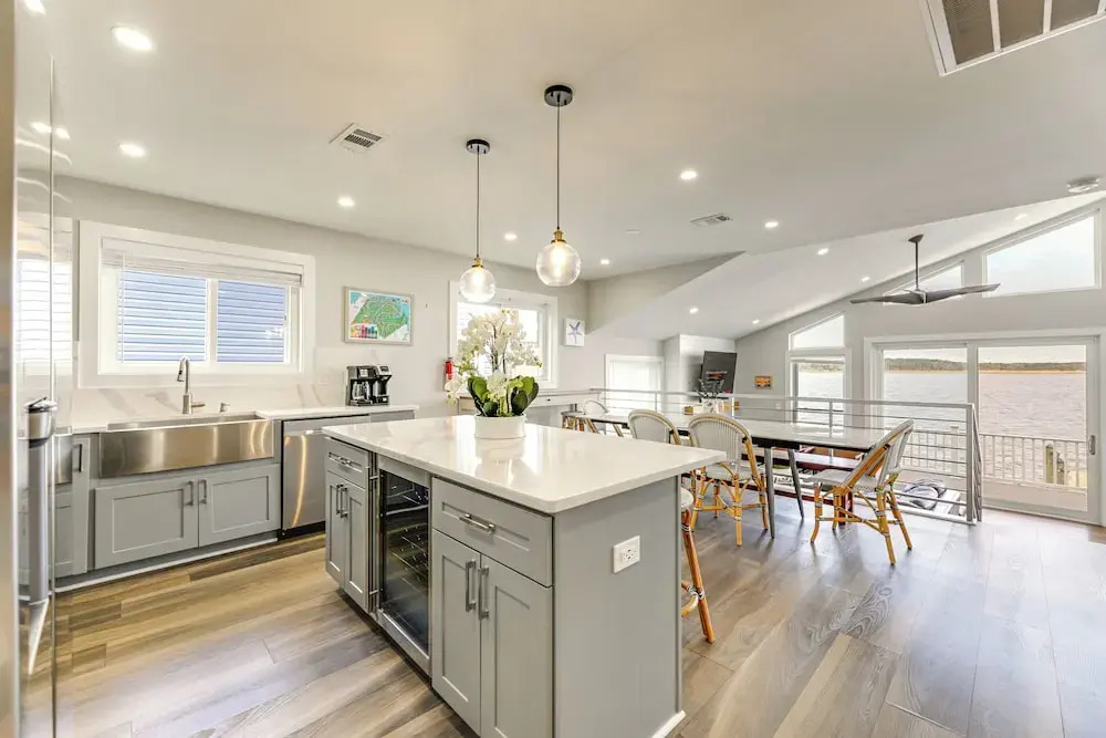 Game Room! Waterfront Group Haven in Ocean Pines