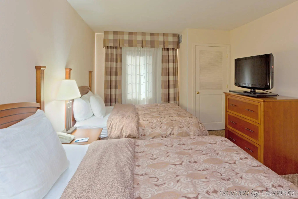 Staybridge Suites Chantilly Dulles Airport by IHG