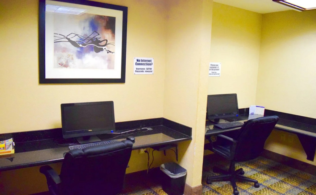 Holiday Inn Express & Suites San Antonio NW near SeaWorld by IHG