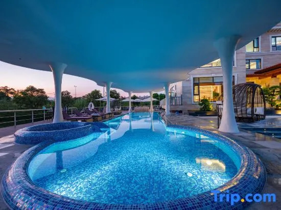 Mingmen Lakeview hotel