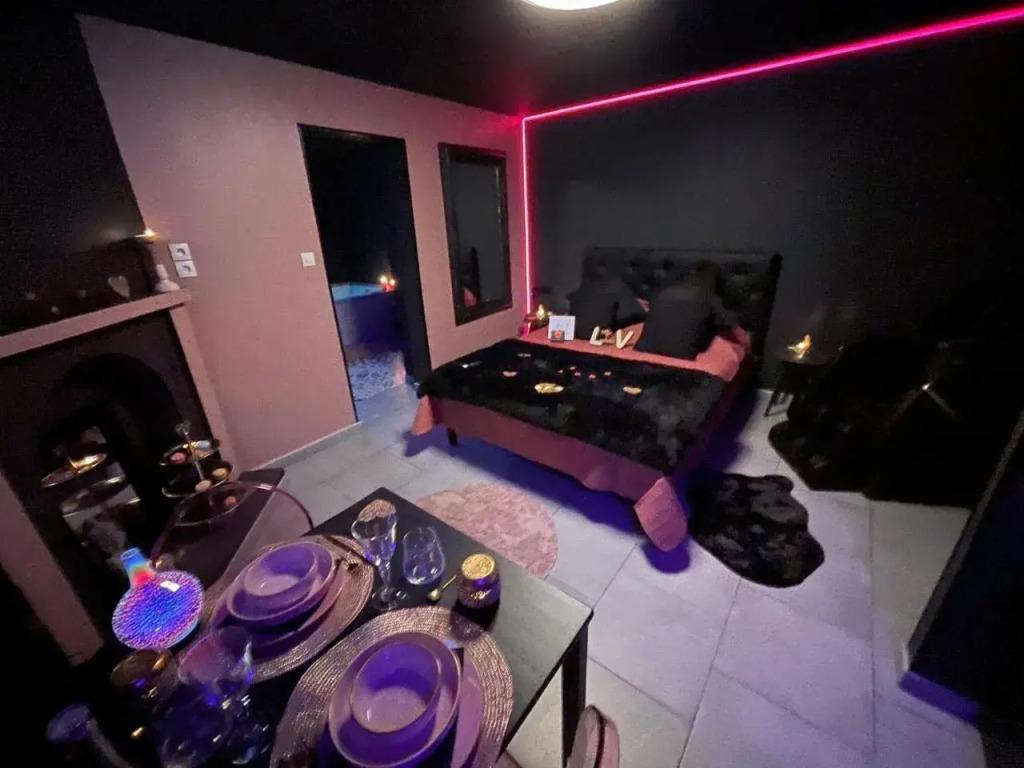 Lover's room 48