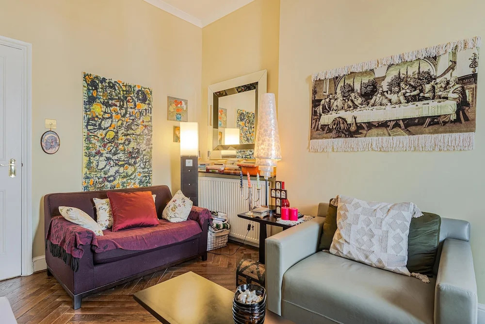 Charming one Bedroom Flat Near Maida Vale by Underthedoormat