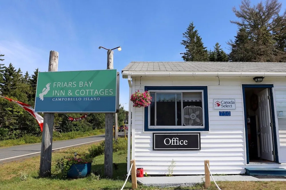 Friars Bay Inn & Cottages