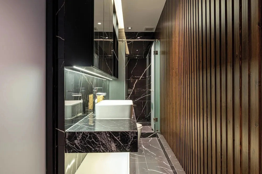 Chapter9 Serviced Suite