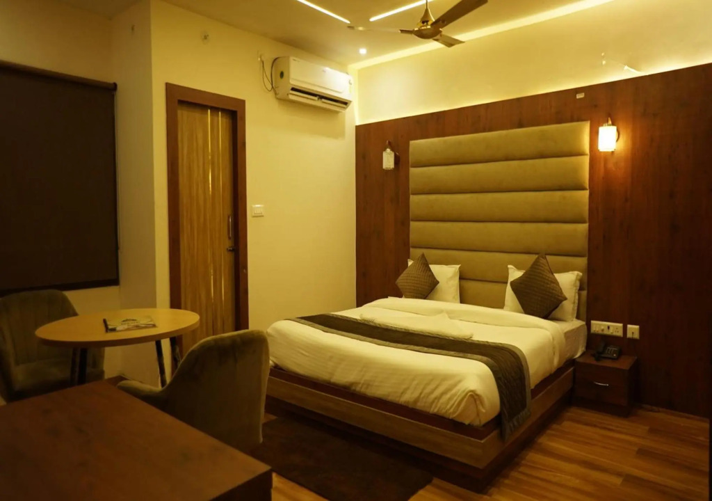 HOTEL UMA PALACE