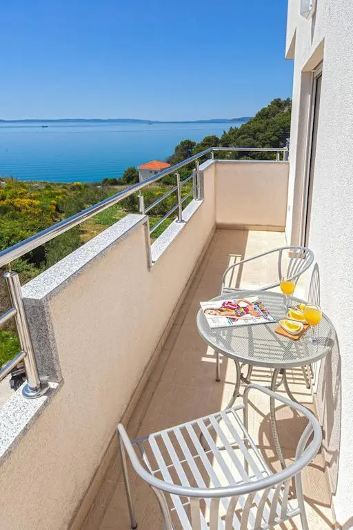 Three-Bedroom Apartment with Sea View in Split