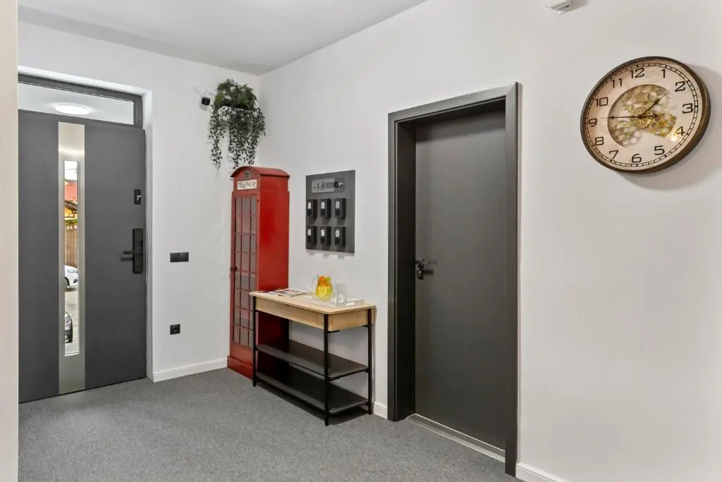 6Rooms
