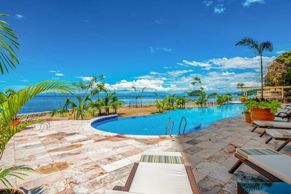 4th-floor Oceanfront Condo With Balcony, Outdoor Pool, Ocean Views & AC