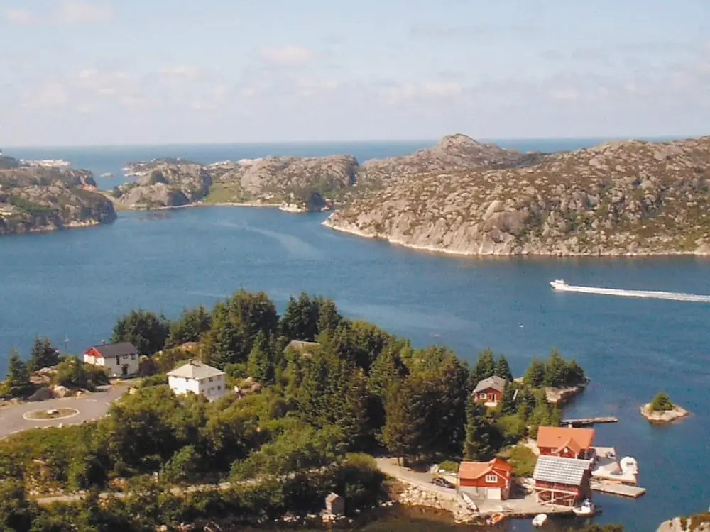 6 Person Holiday Home in Rubbestadneset