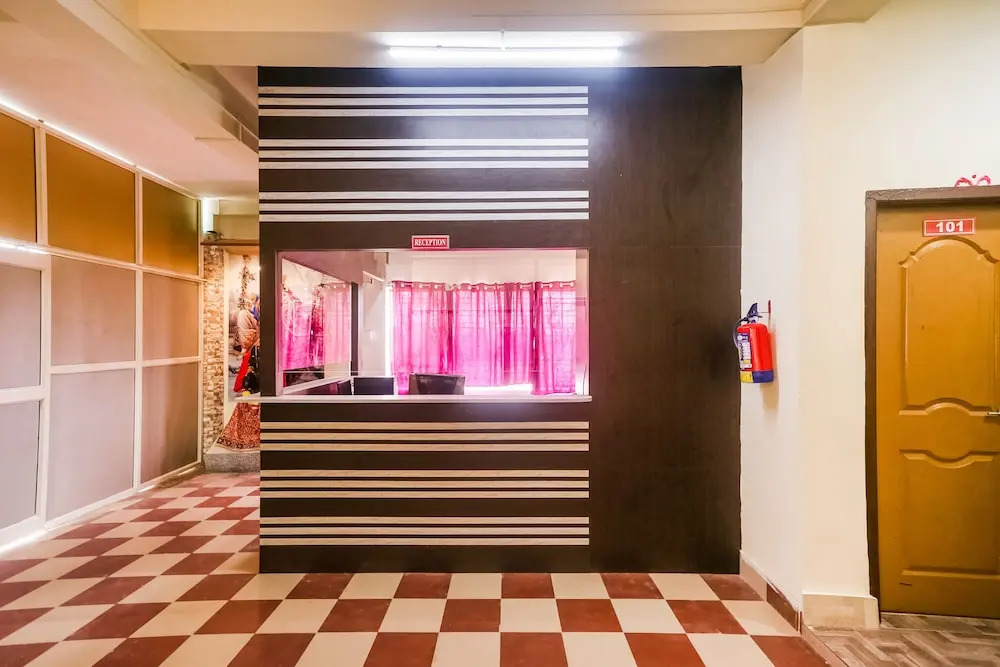 OYO 48754 Arati Homes