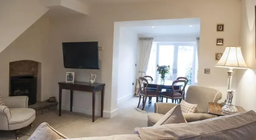 Duncot Bed and Breakfast — Women Only (только для женщин)