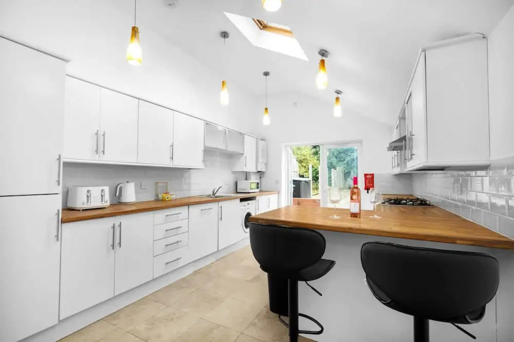 Spacious Home In Harborne(No Front Desk Please Contact The Property 5 Days In Advance)