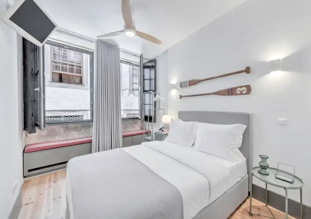 Oporto Street Fonte Taurina - Riverfront Suites