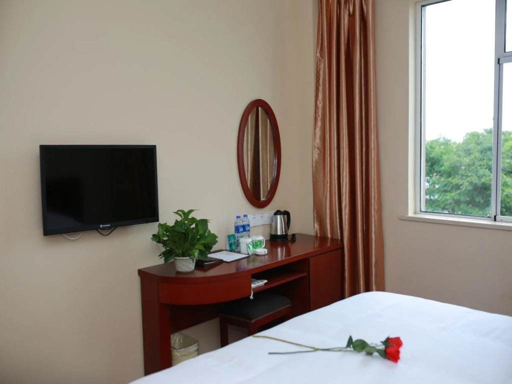 GreenTree Inn Jiangsu Suzhou Yangchenghu Qianshuiwan Express Hotel