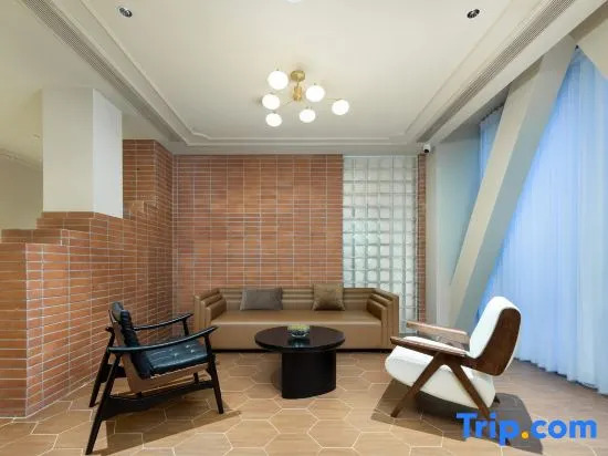 Atour Hotel Shanghai Jingan IMIX Park