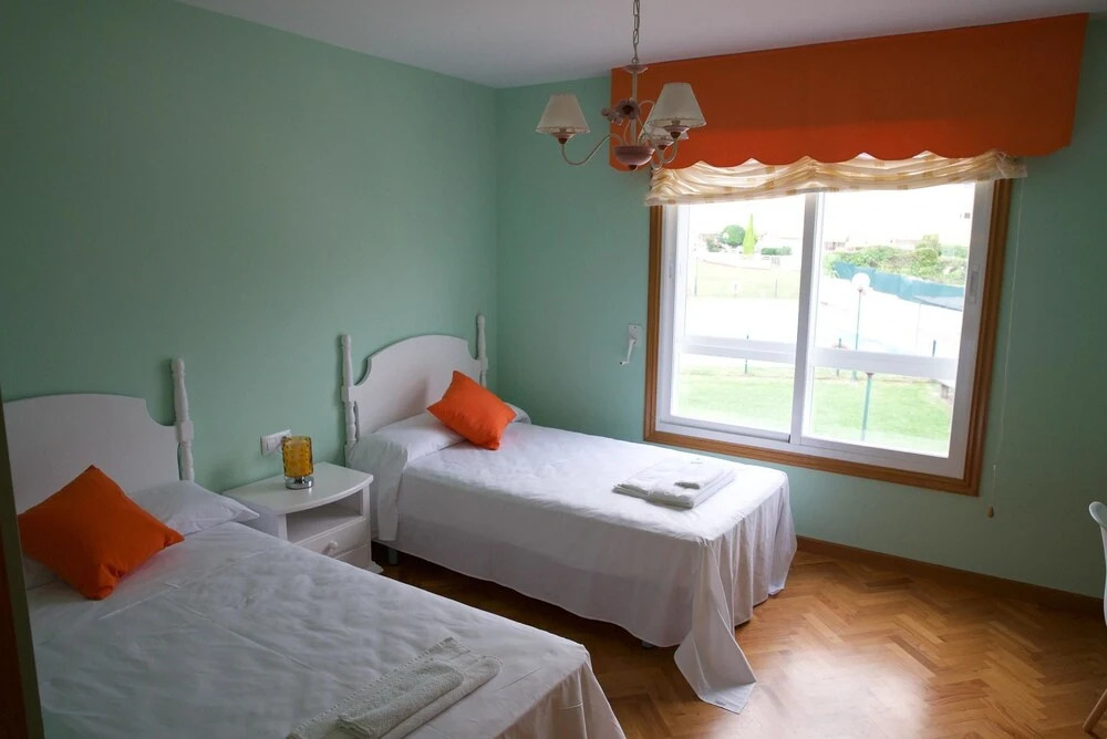 House With 3 Bedrooms in Miño, With Wonderful sea View, Pool Access an