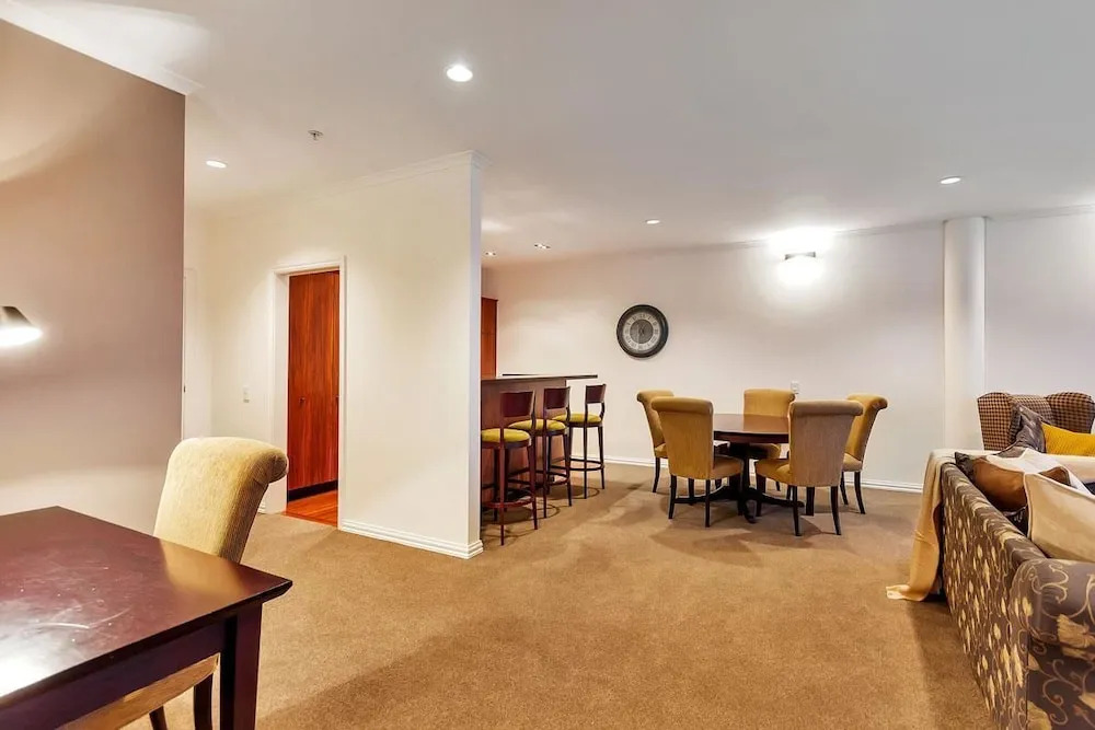 QV Absolute Waterfront Apartment - 379