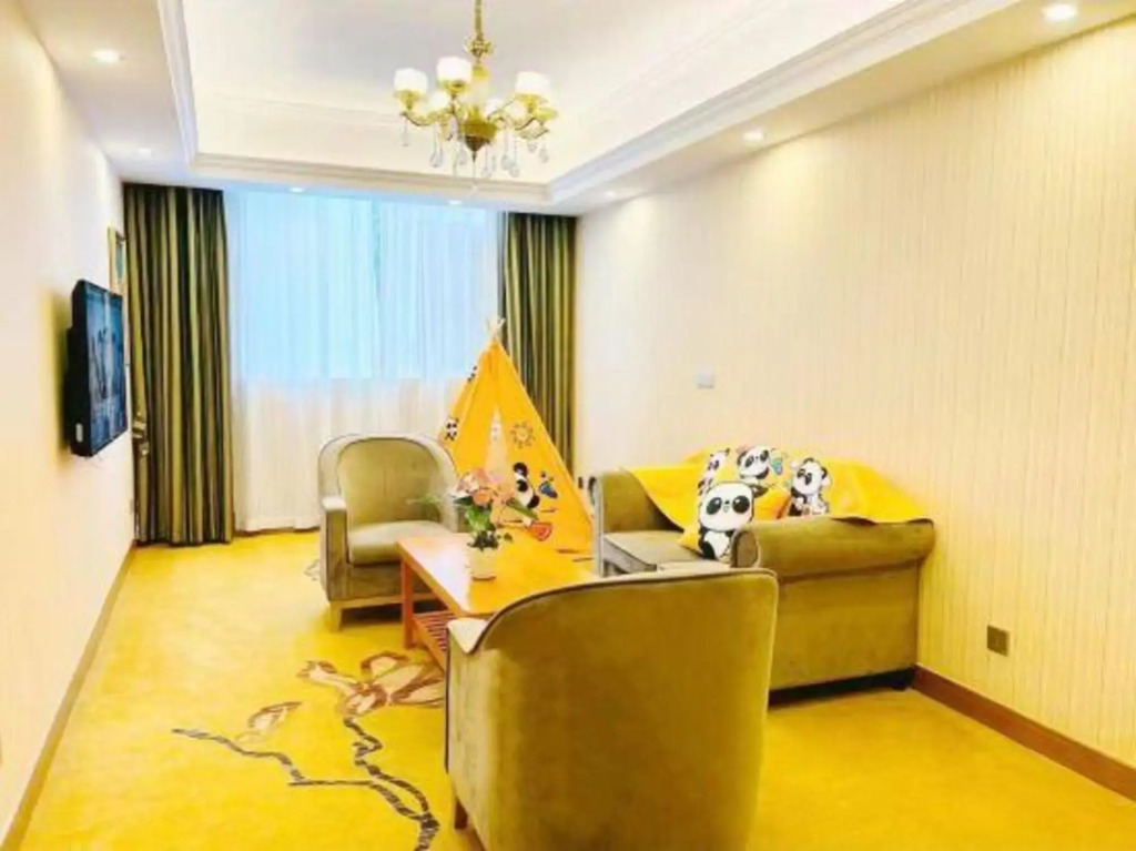 Vienna Hotel (Kaifeng House Store)