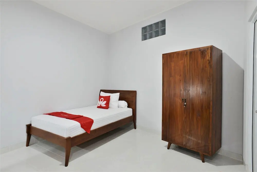 ZEN Rooms Bintaro Sector 3