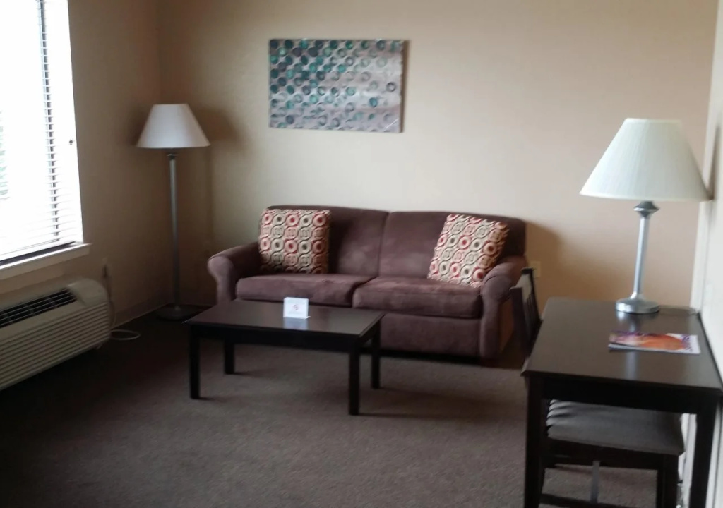Ambassador Inn & Suites