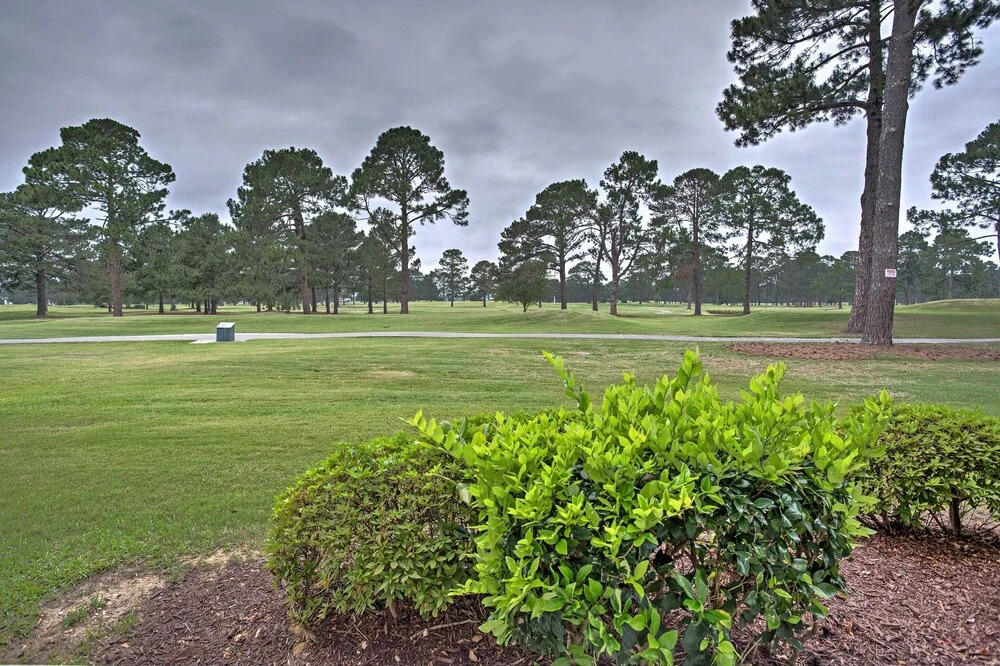 Golfer's Paradise: Myrtle Beach Condo w/ Pool!