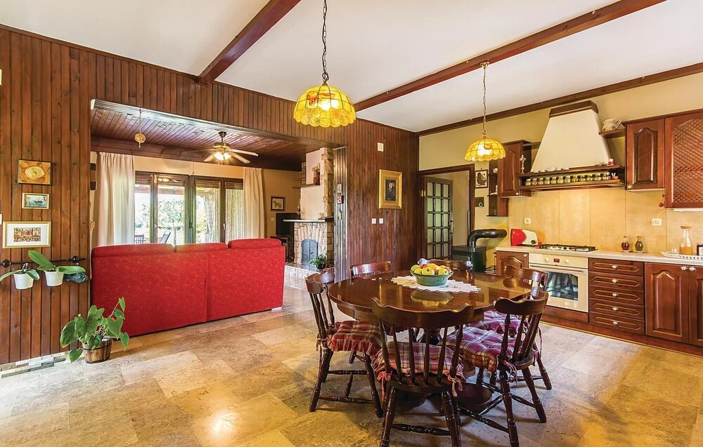 Amazing Home in Marcana With Wifi and 6 Bedrooms