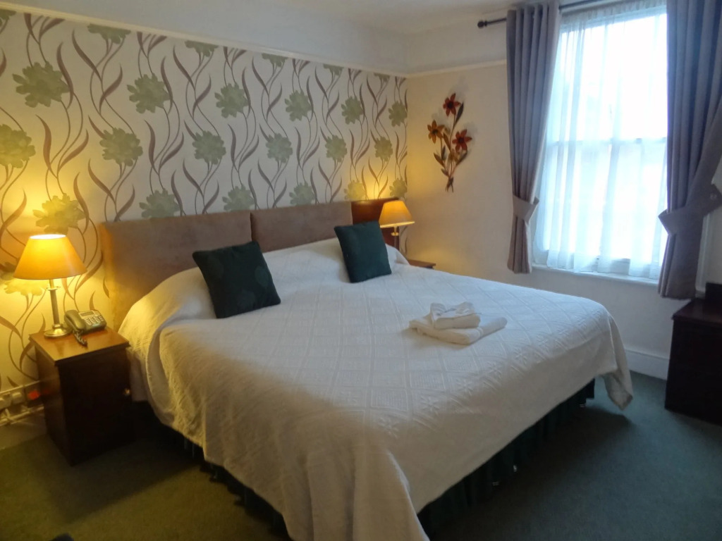 Edward Hotel