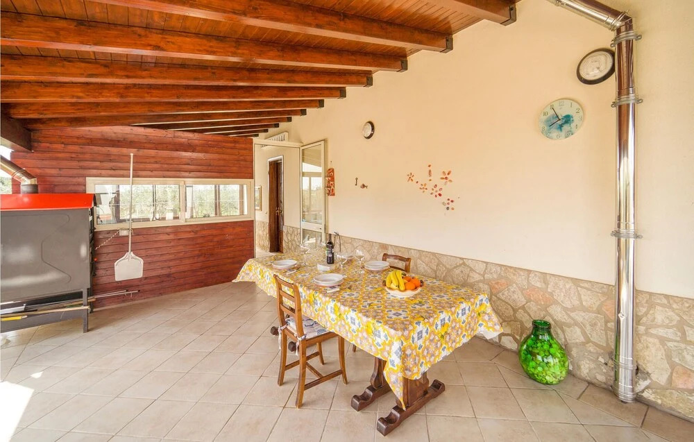 Beautiful Home in Menfi With Wifi and 3 Bedrooms