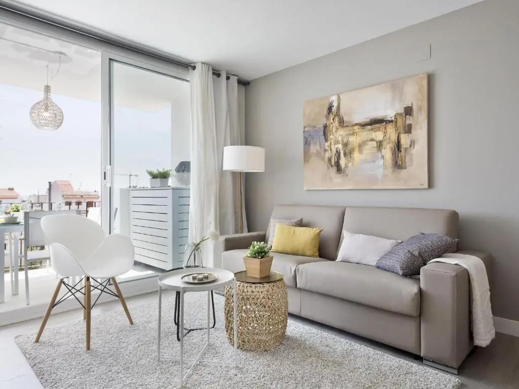 Sitges Spaces Oasis Penthouse 3 Bedroom, 2 Bathroom, Terrace, Pool, Sleeps up to 6