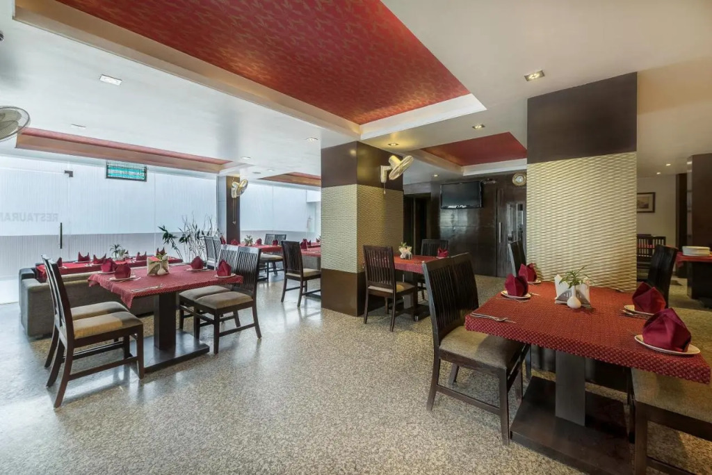 Hotel Raya Inn