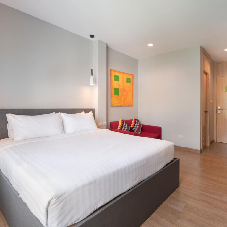 iCheck inn Gems Center Silom