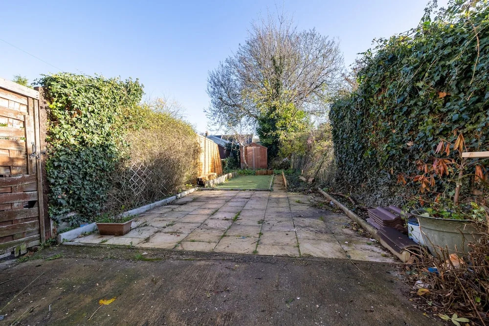 Captivating 4-bed House in Dartford