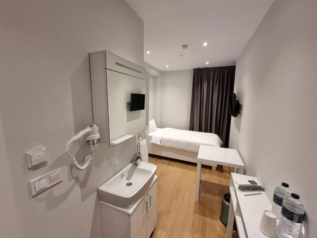 10m2 Hotel