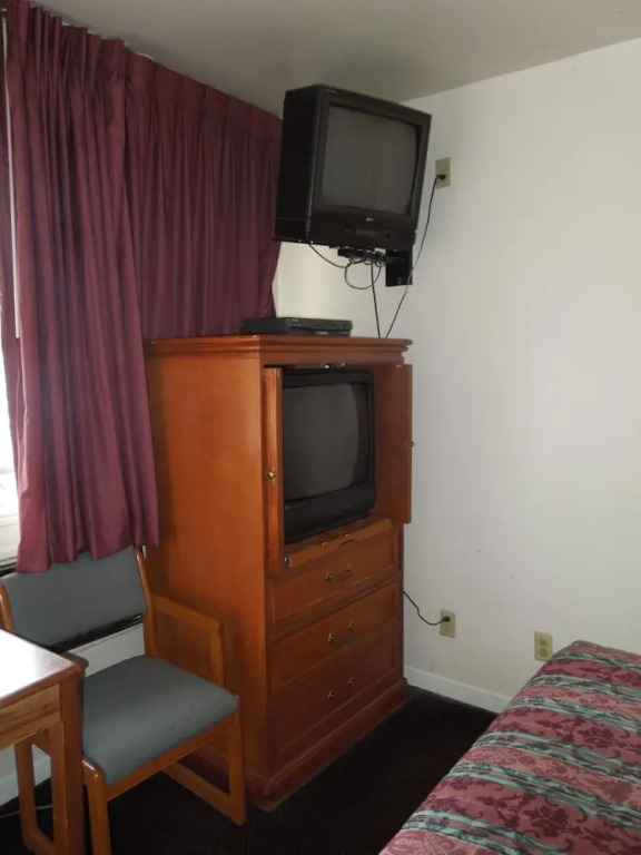Lee's Motel
