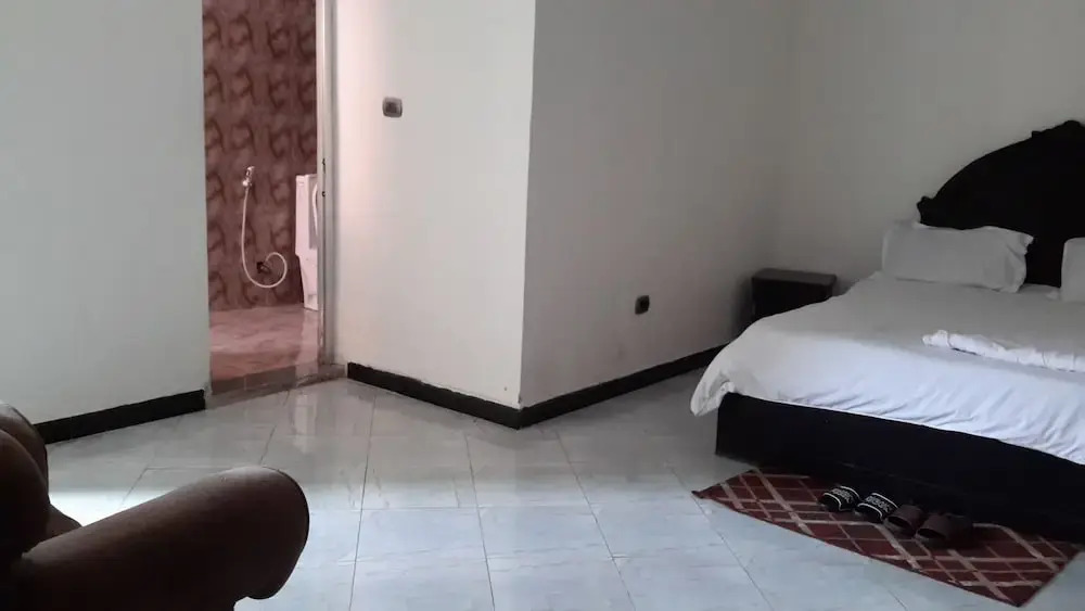 mELaT Guest House