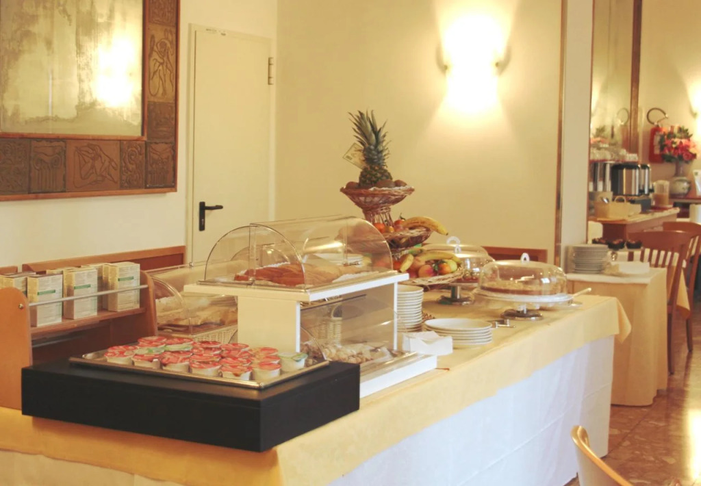 Hotel Elena
