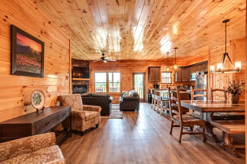 4 Bedroom Cabin for 14