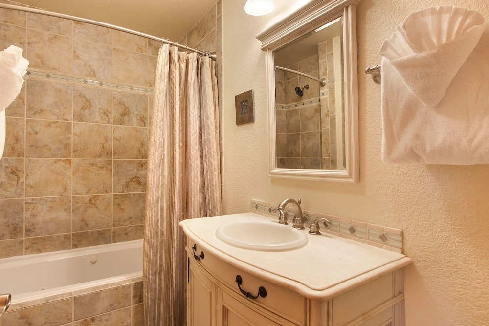 Deer Mountain 28b 1 Bedroom Condo by RedAwning