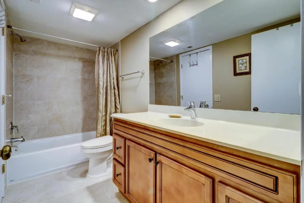 82 Courtside 2 BR Forest Beach Condo