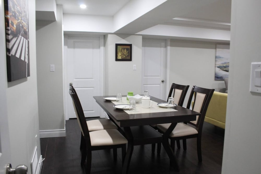 Cozy 2-bedroom House Rental in Brampton's Mount Pleasant