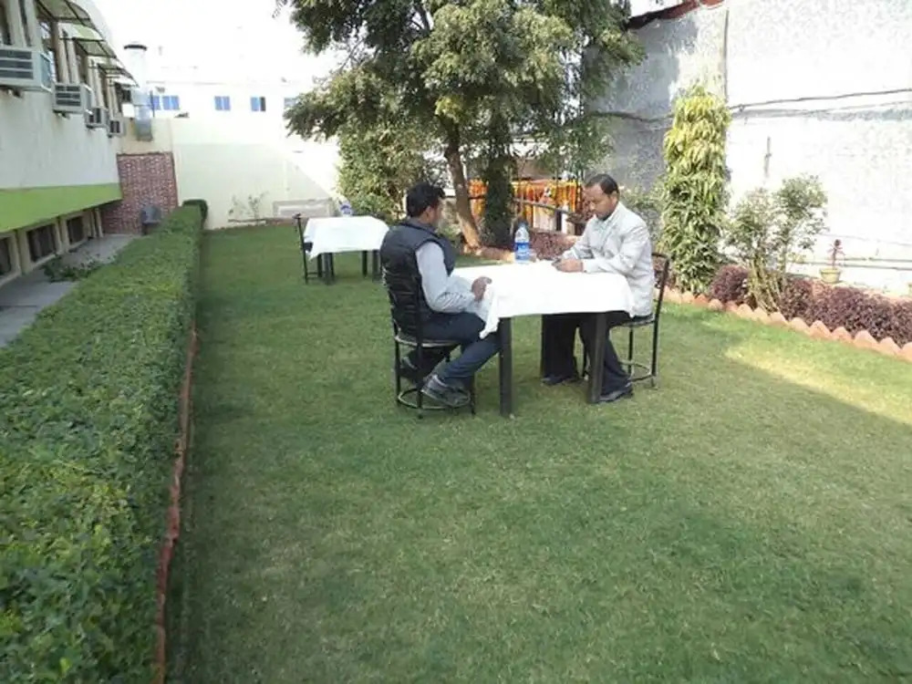 Hotel Ambika Palace
