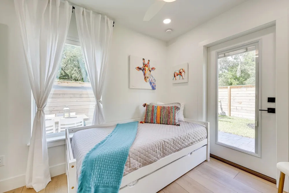 St Augustine Home w/ Patio - 1 Mi to Beaches!