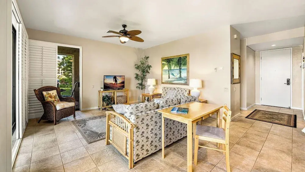 Spacious Hawaiian Unit w/ Lagoon View - AC & Wifi - Vrkcv
