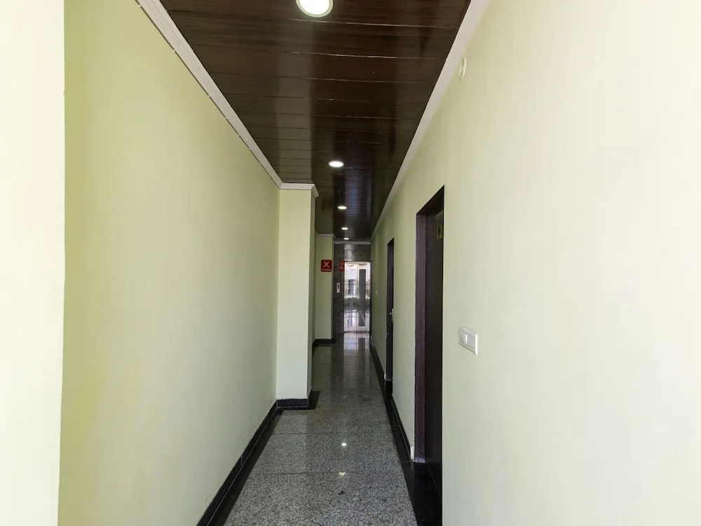 OYO 7794 Hotel Raghukul