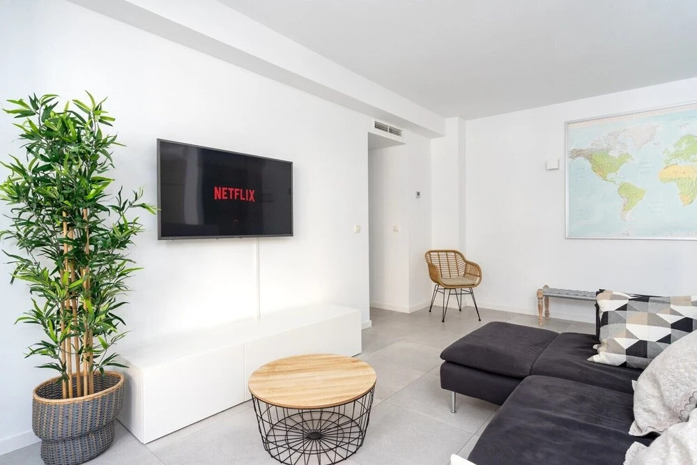 Stunning 3BR Terrace Apartment Best location Ref 124