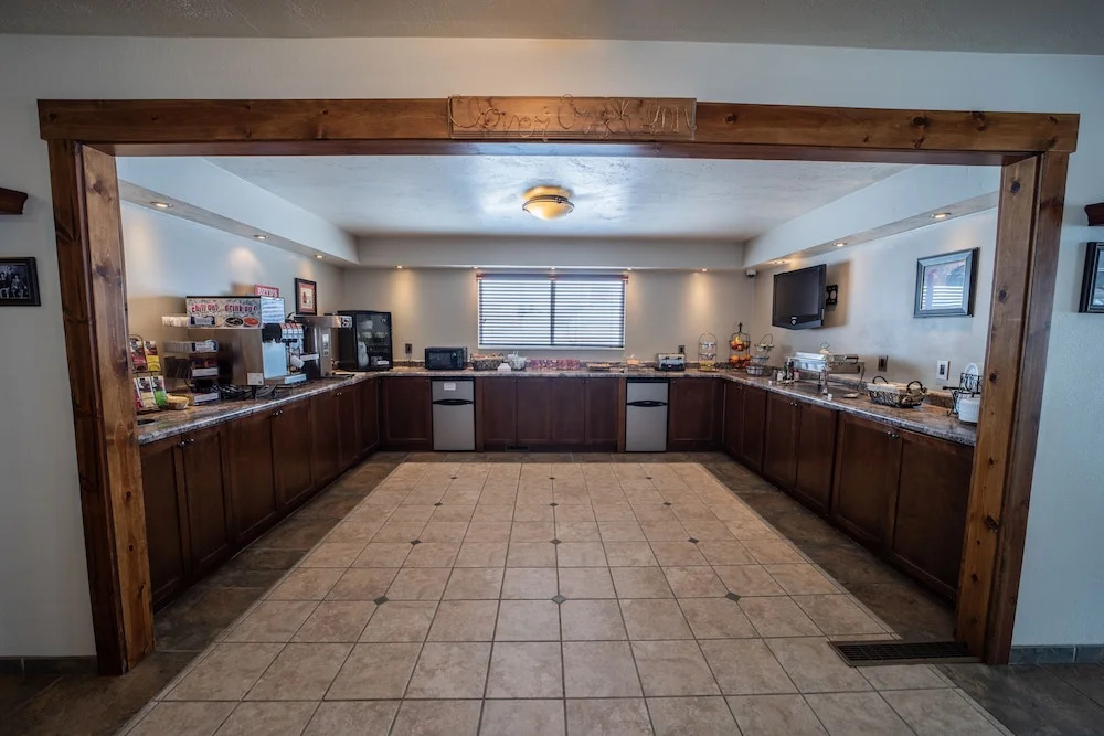 Clover Creek Inn