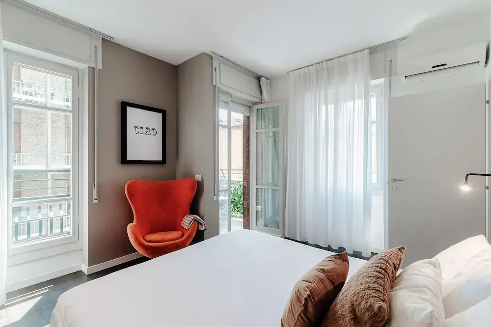MyHomeInComo - Art Design Suites